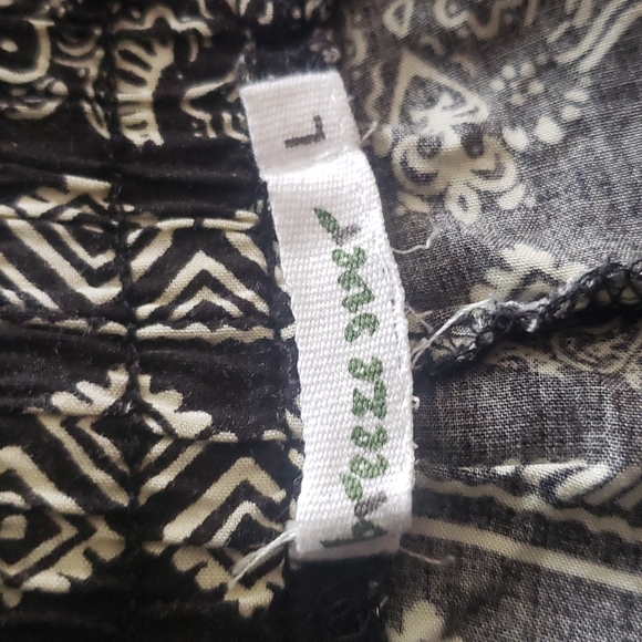 Cute crochet Boho elephant print shorts - Picture 4 of 5